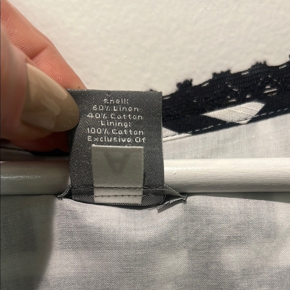 ANN TAYLOR Black and White Linen Blend Split Neck Flare Dress Size 2 - Like New - Picture 4 of 9